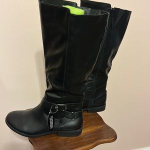Black boots size 10 M. Brand new never worn.